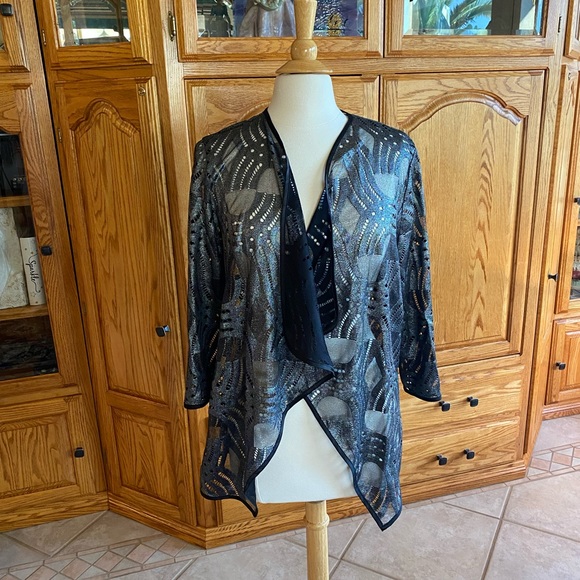 Chico’s size 2 throw over. Like new! - Picture 10 of 10